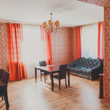 Family Hotel 다우가프필스 외부 사진